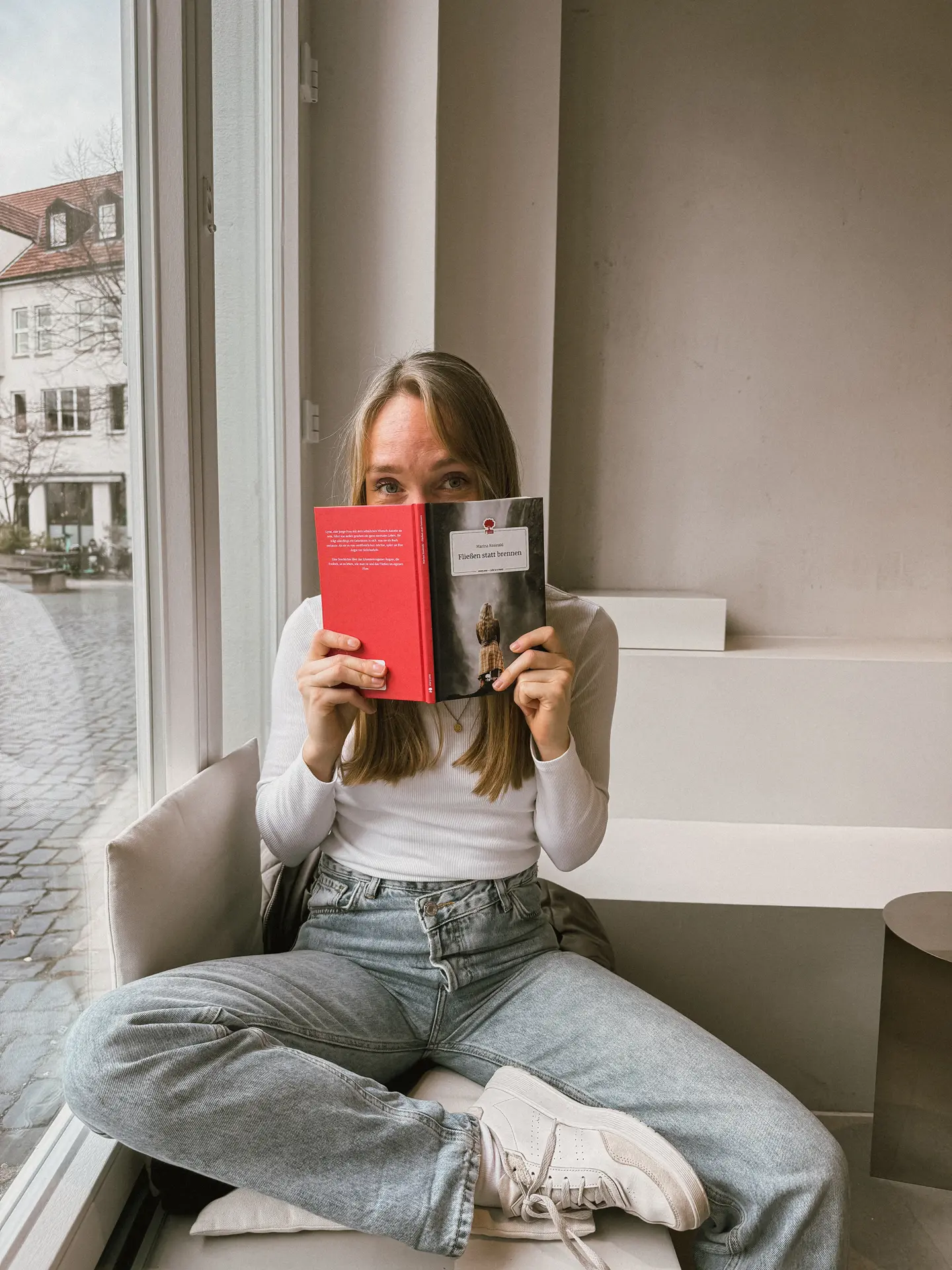Marina Kosinski Publikationen Buch Fließen statt brennen Portrait2